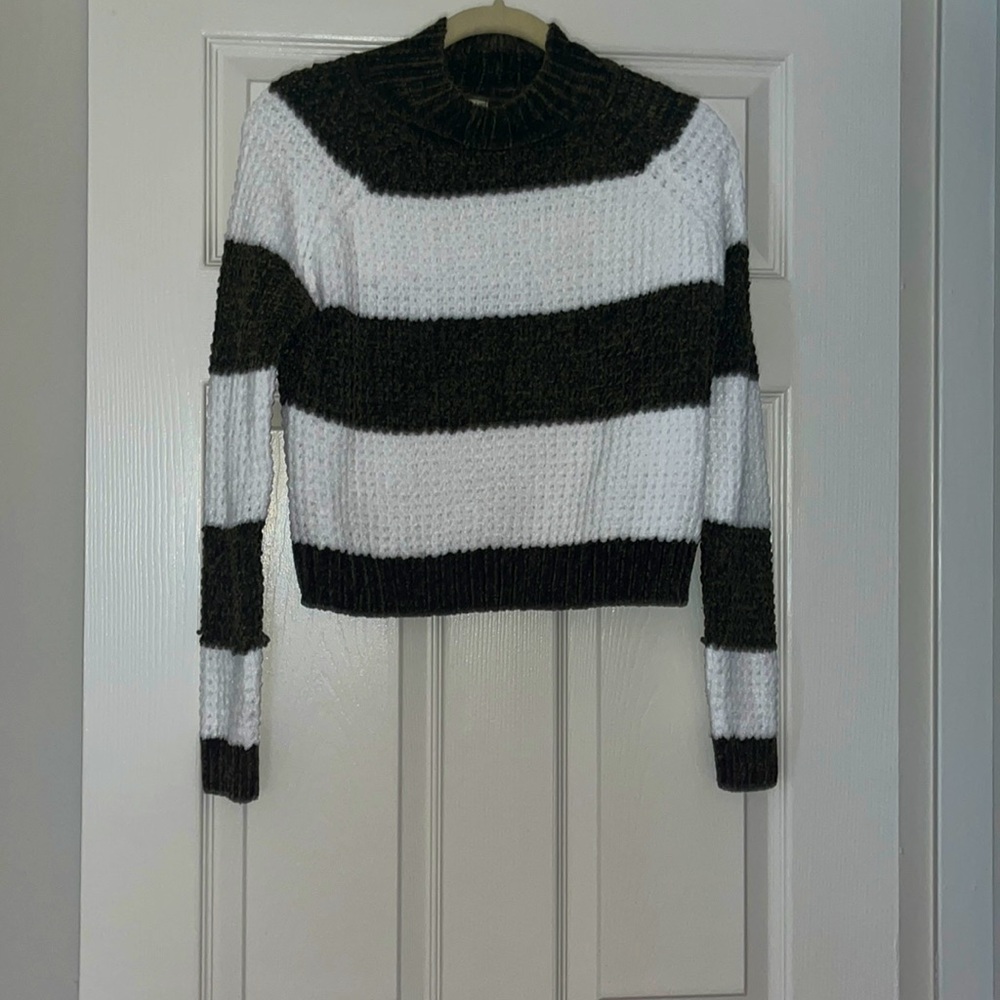 Cute green and white knit sweater
